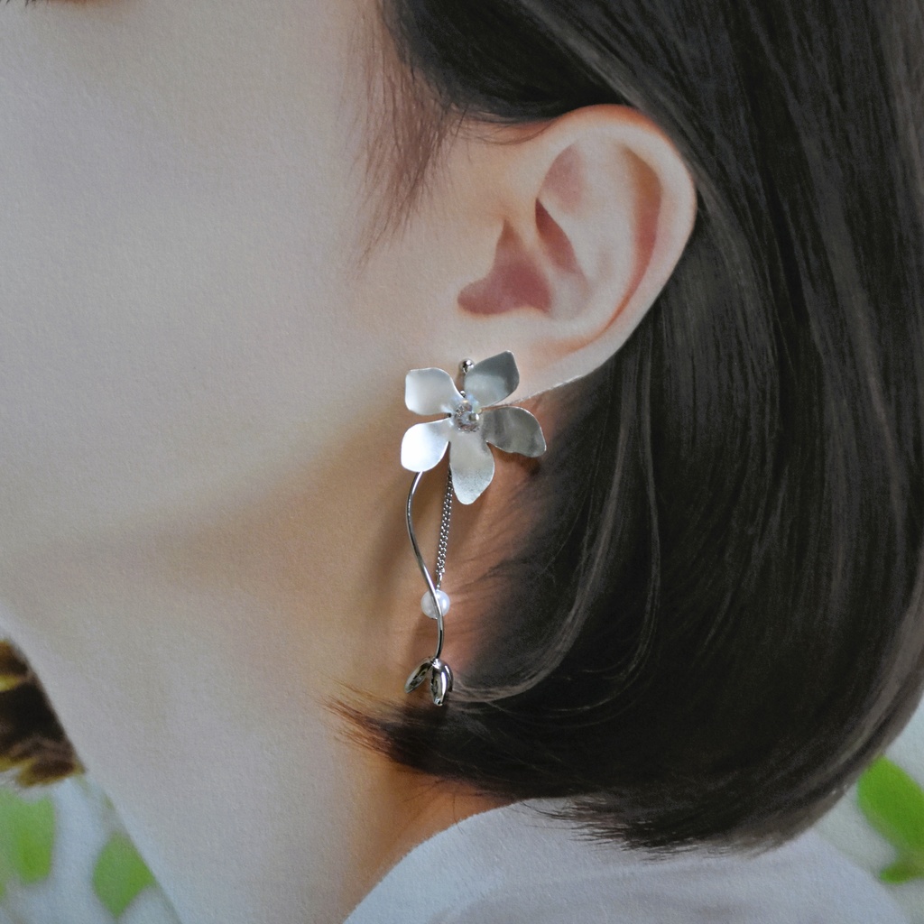 希望の花の耳飾り【イメージアクセサリー】