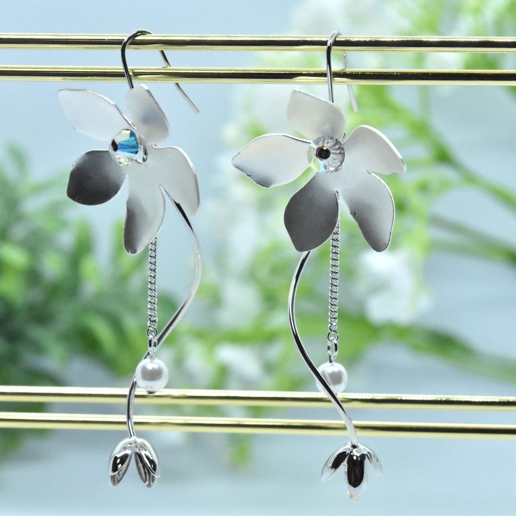 希望の花の耳飾り【イメージアクセサリー】