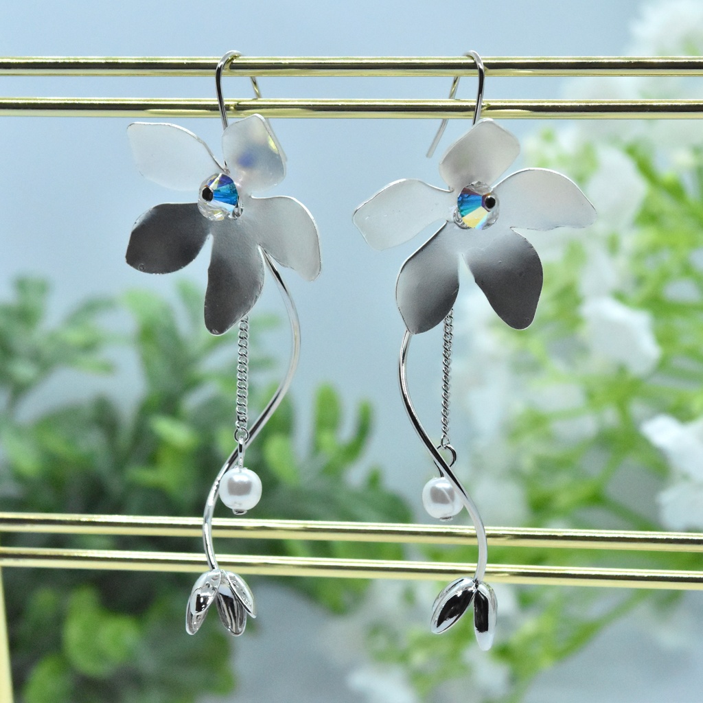 希望の花の耳飾り【イメージアクセサリー】