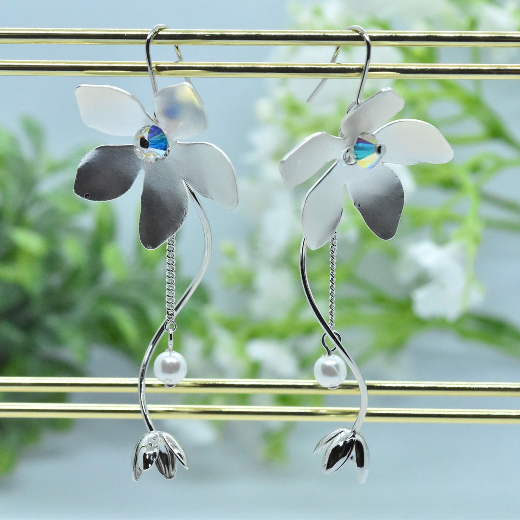 希望の花の耳飾り【イメージアクセサリー】