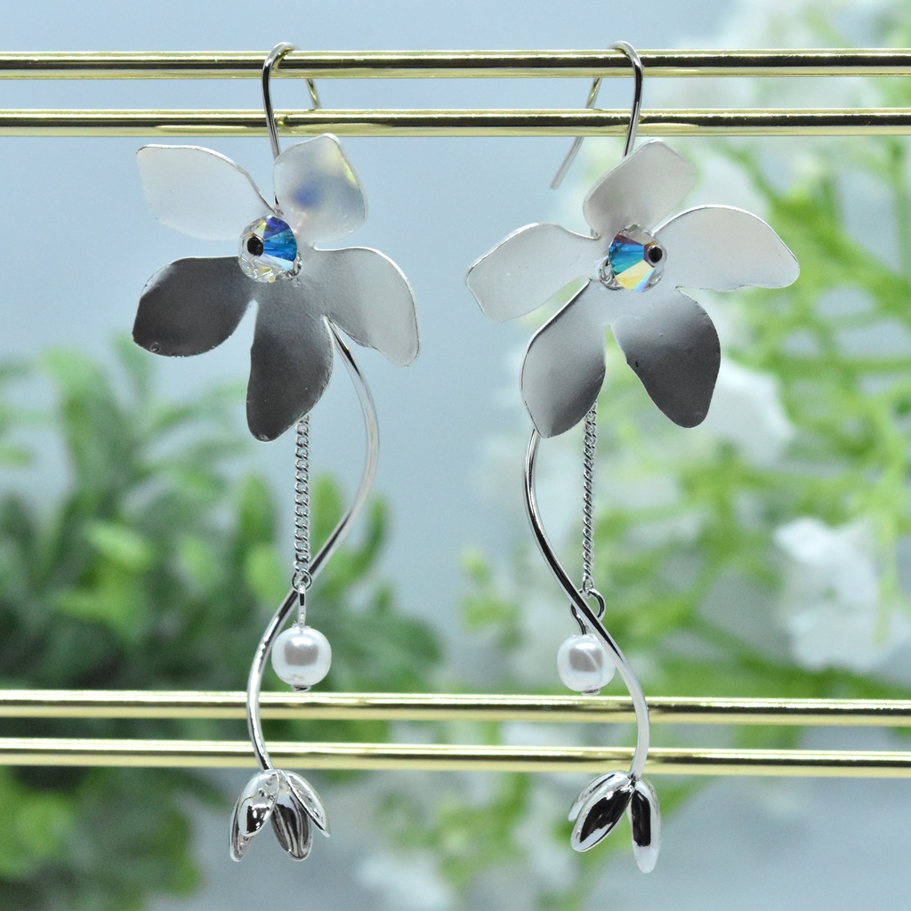 希望の花の耳飾り【イメージアクセサリー】