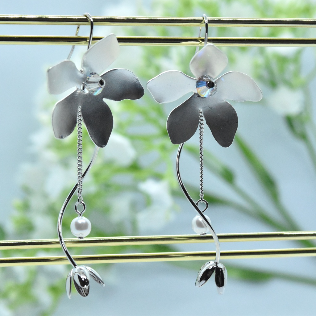 希望の花の耳飾り【イメージアクセサリー】