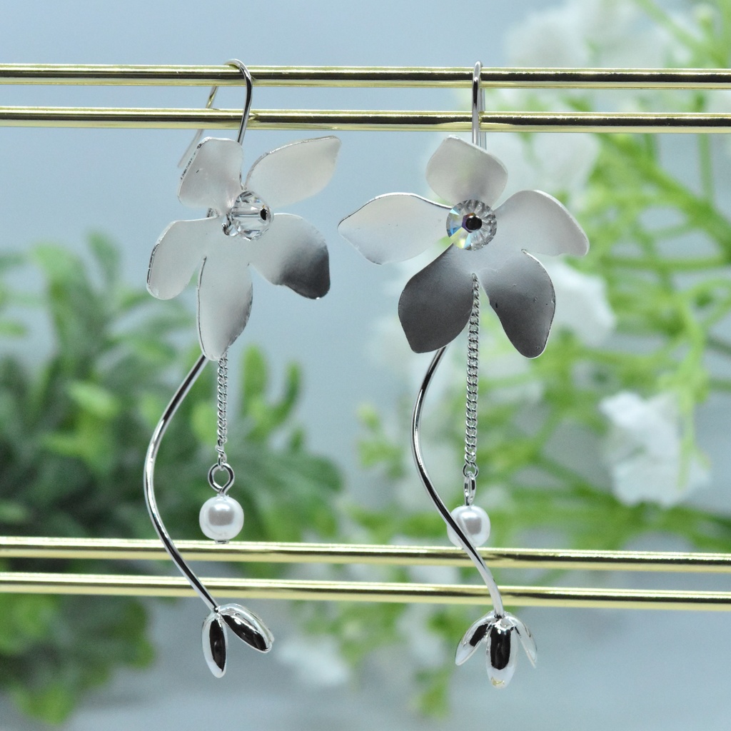 希望の花の耳飾り【イメージアクセサリー】