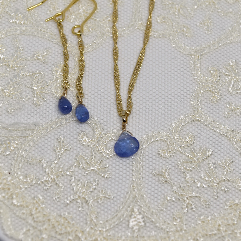 夜空色のペンダントセット(ペンダント・耳飾り)