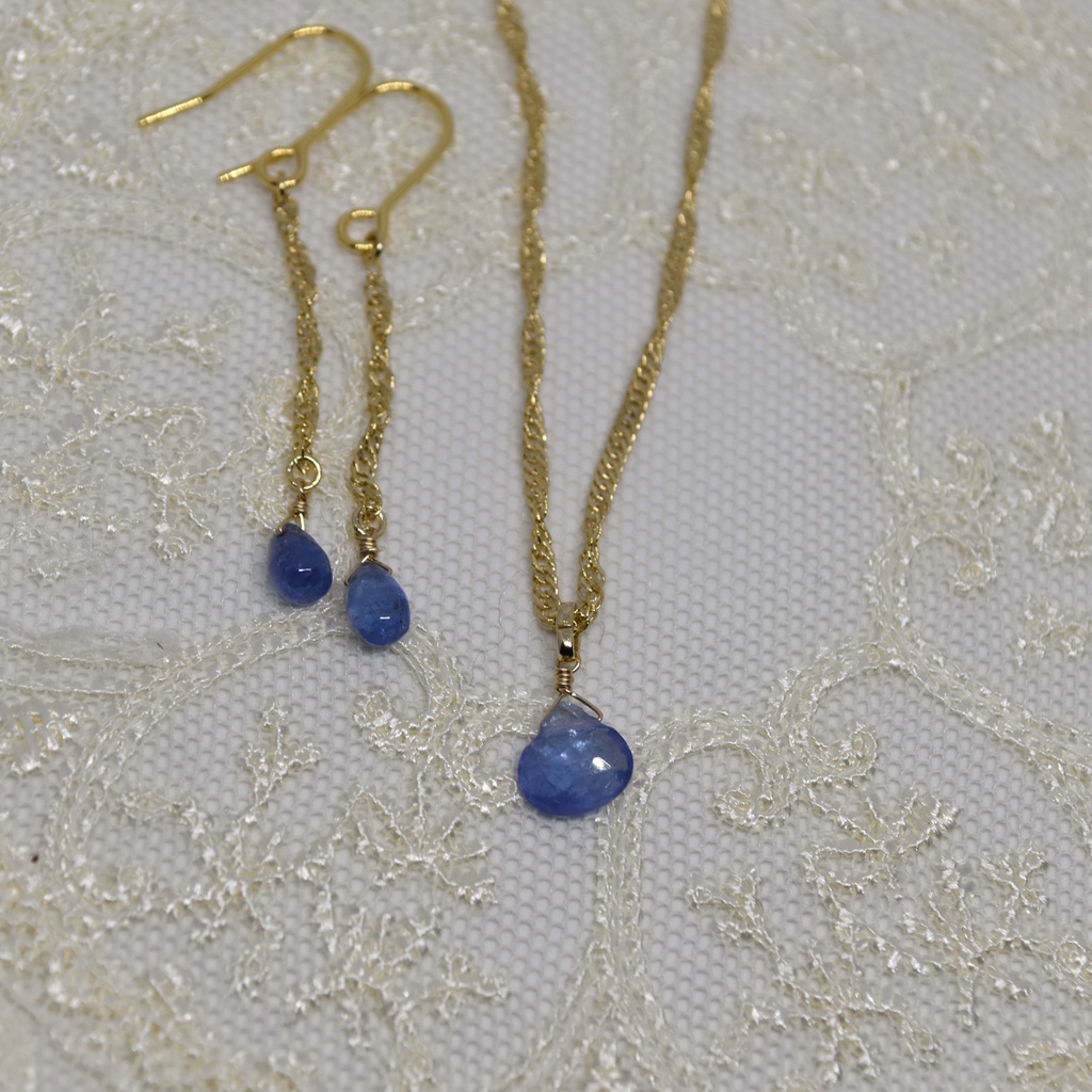 夜空色のペンダントセット(ペンダント・耳飾り)