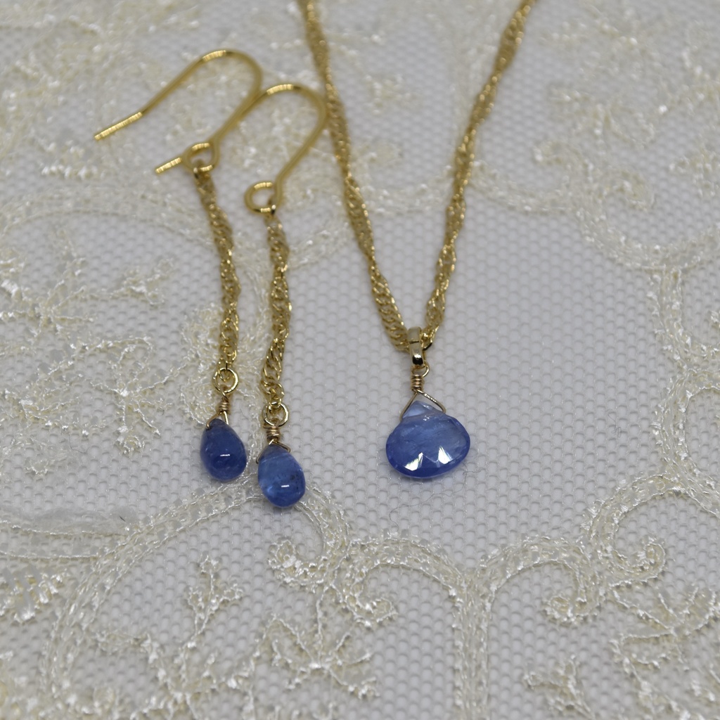夜空色のペンダントセット(ペンダント・耳飾り)