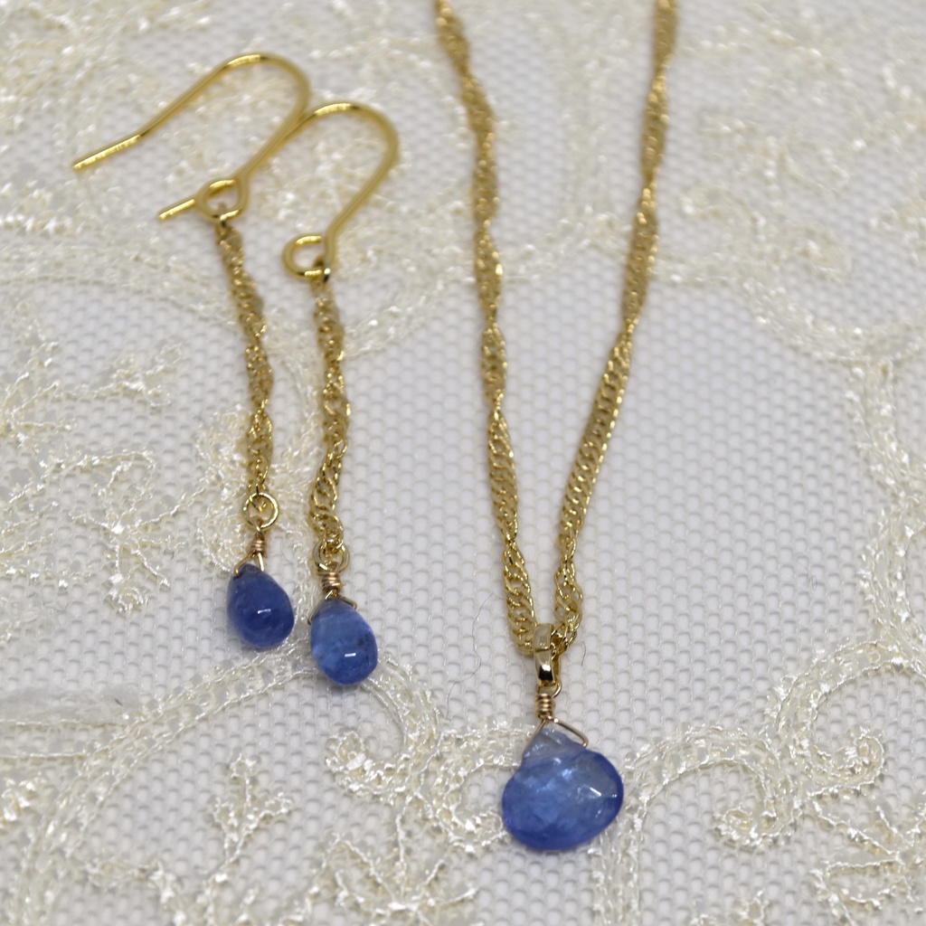 夜空色のペンダントセット(ペンダント・耳飾り)