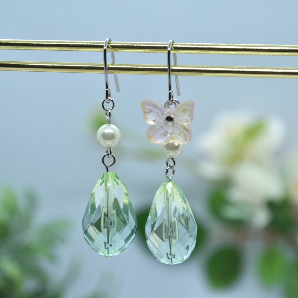 あわいの欠片の耳飾り(A:黄緑~緑)