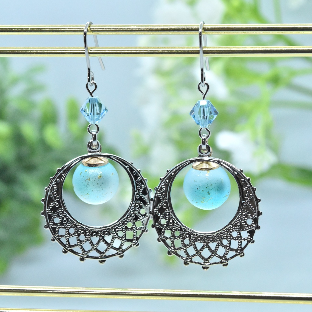 双月の輝き メネフィナ【十二神イメージ ピアス/イヤリング 】