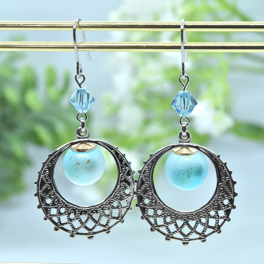 双月の輝き メネフィナ【十二神イメージ ピアス/イヤリング 】