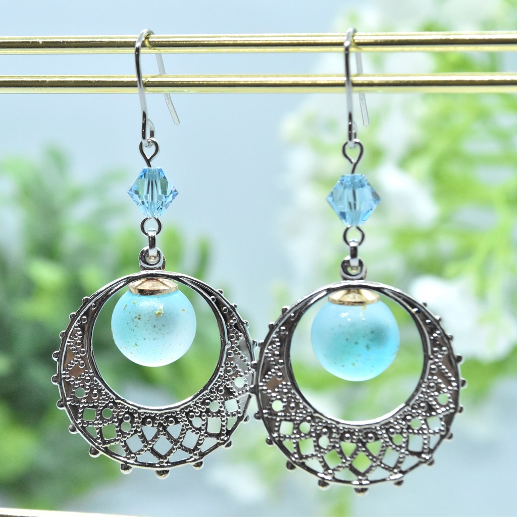 双月の輝き メネフィナ【十二神イメージ ピアス/イヤリング 】