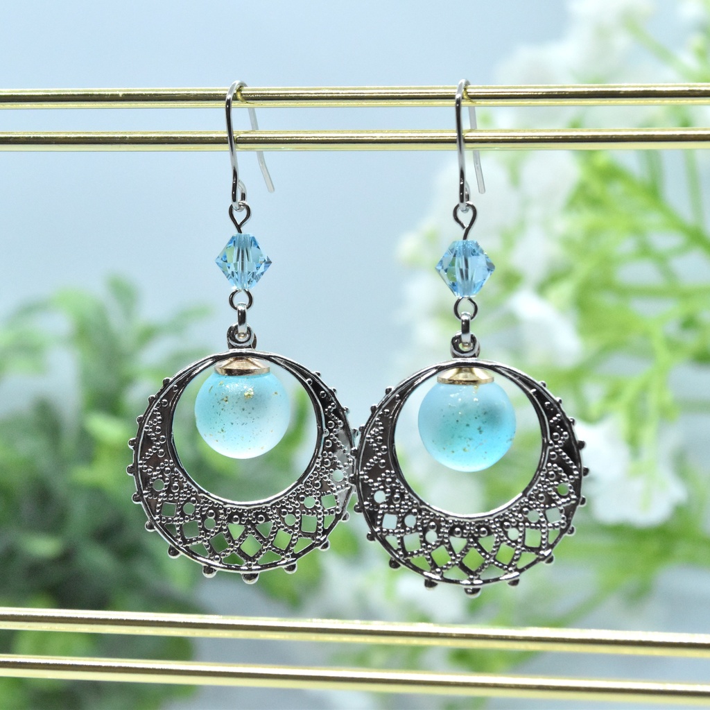 双月の輝き メネフィナ【十二神イメージ ピアス/イヤリング 】