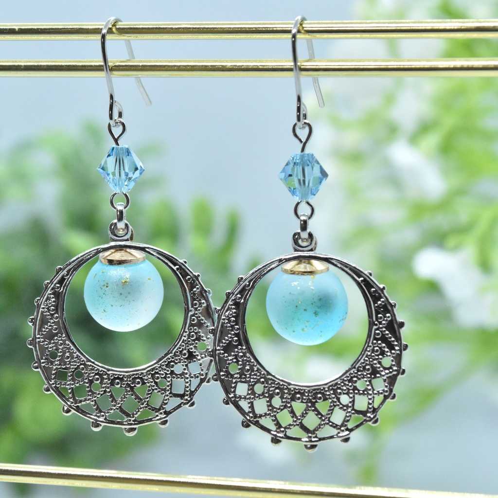 双月の輝き メネフィナ【十二神イメージ ピアス/イヤリング 】