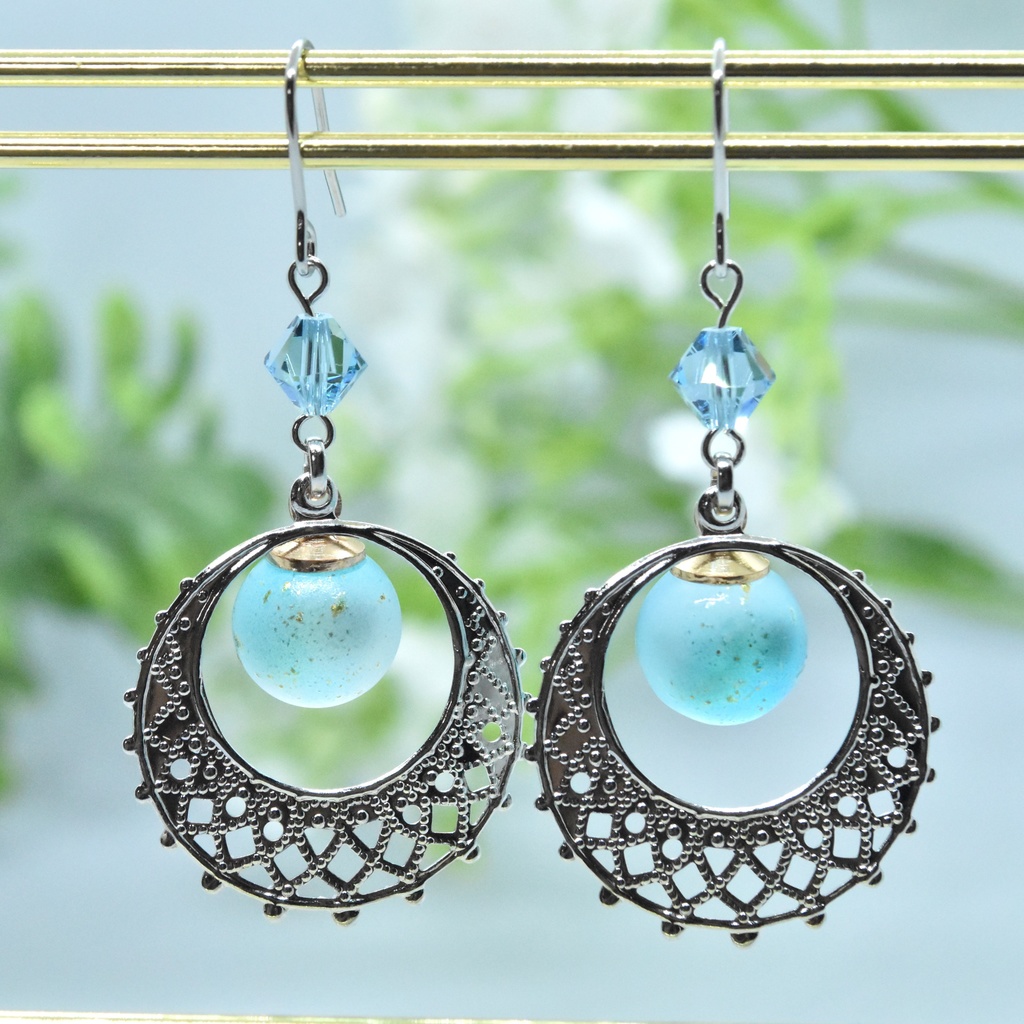 双月の輝き メネフィナ【十二神イメージ ピアス/イヤリング 】