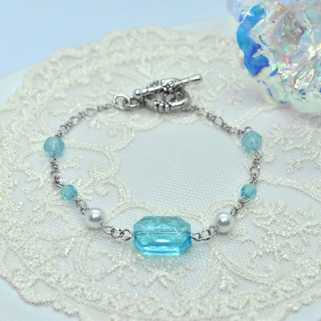 青いヴィンテージビーズのマンテルブレスレット