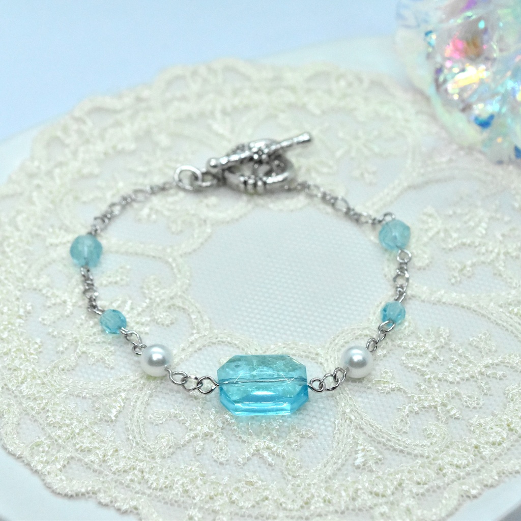 青いヴィンテージビーズのマンテルブレスレット