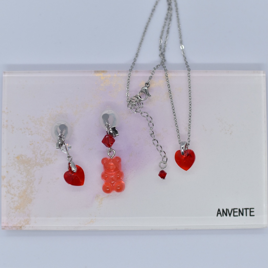 【再販不可】グミベアイヤリング・ストロベリー(ピアス変更可能)