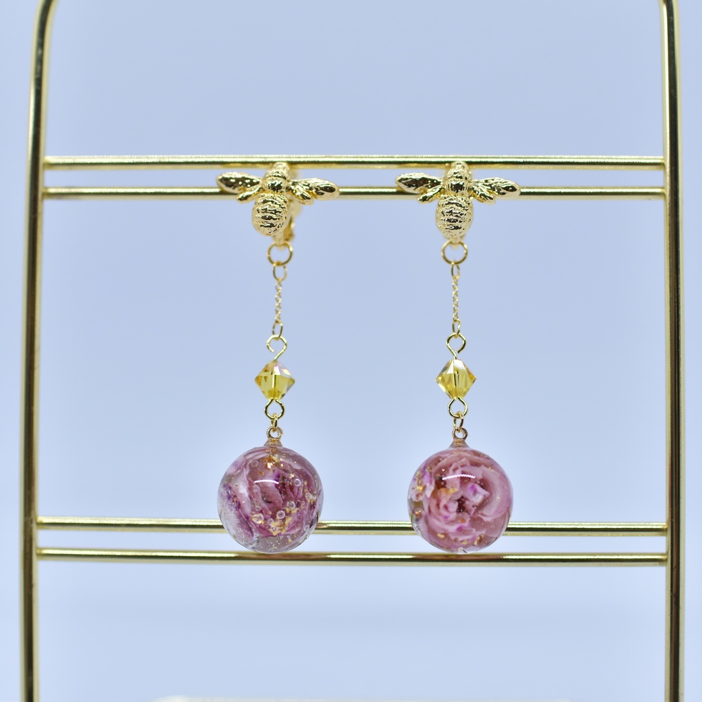 【Atelier petit Lotus様コラボ】honey bee イヤリング【再販予定なし】