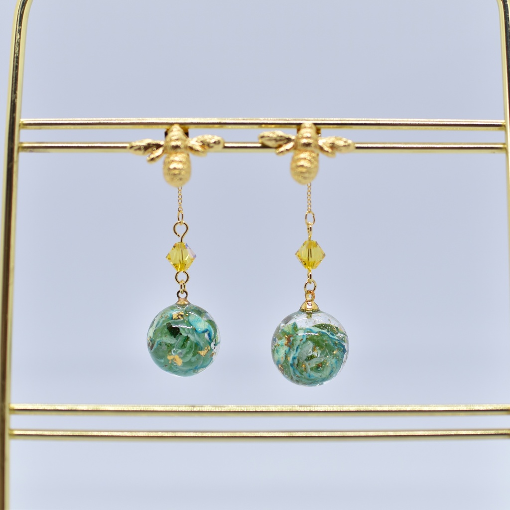 【Atelier petit Lotus様コラボ】honey bee ピアス【再販予定なし】