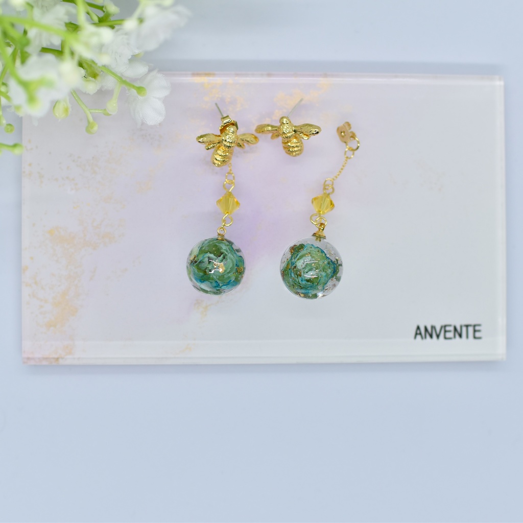 【Atelier petit Lotus様コラボ】honey bee ピアス【再販予定なし】