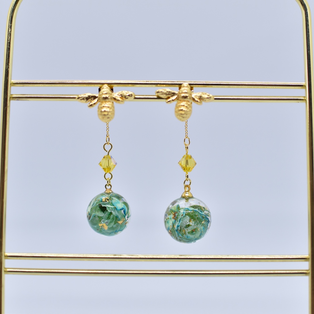 【Atelier petit Lotus様コラボ】honey bee ピアス【再販予定なし】
