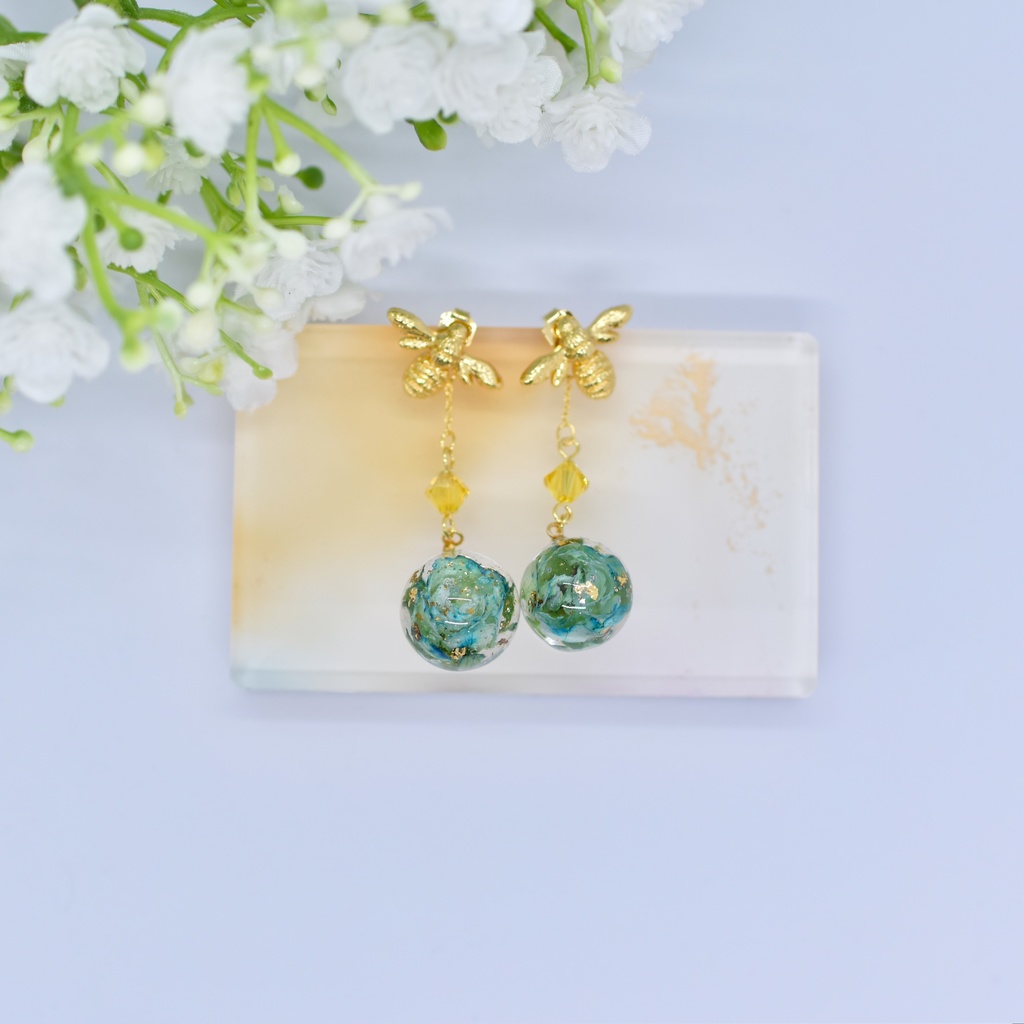 【Atelier petit Lotus様コラボ】honey bee ピアス【再販予定なし】