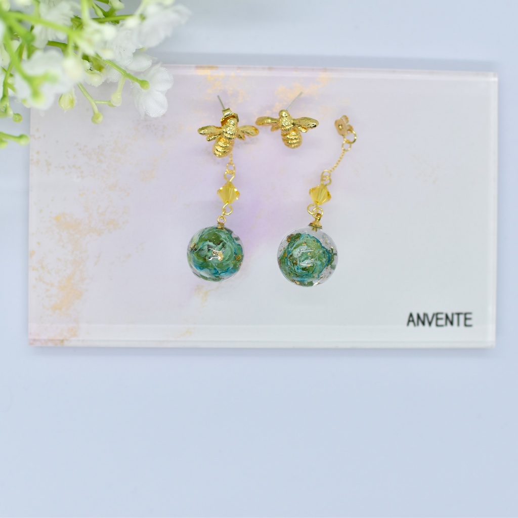 【Atelier petit Lotus様コラボ】honey bee ピアス【再販予定なし】