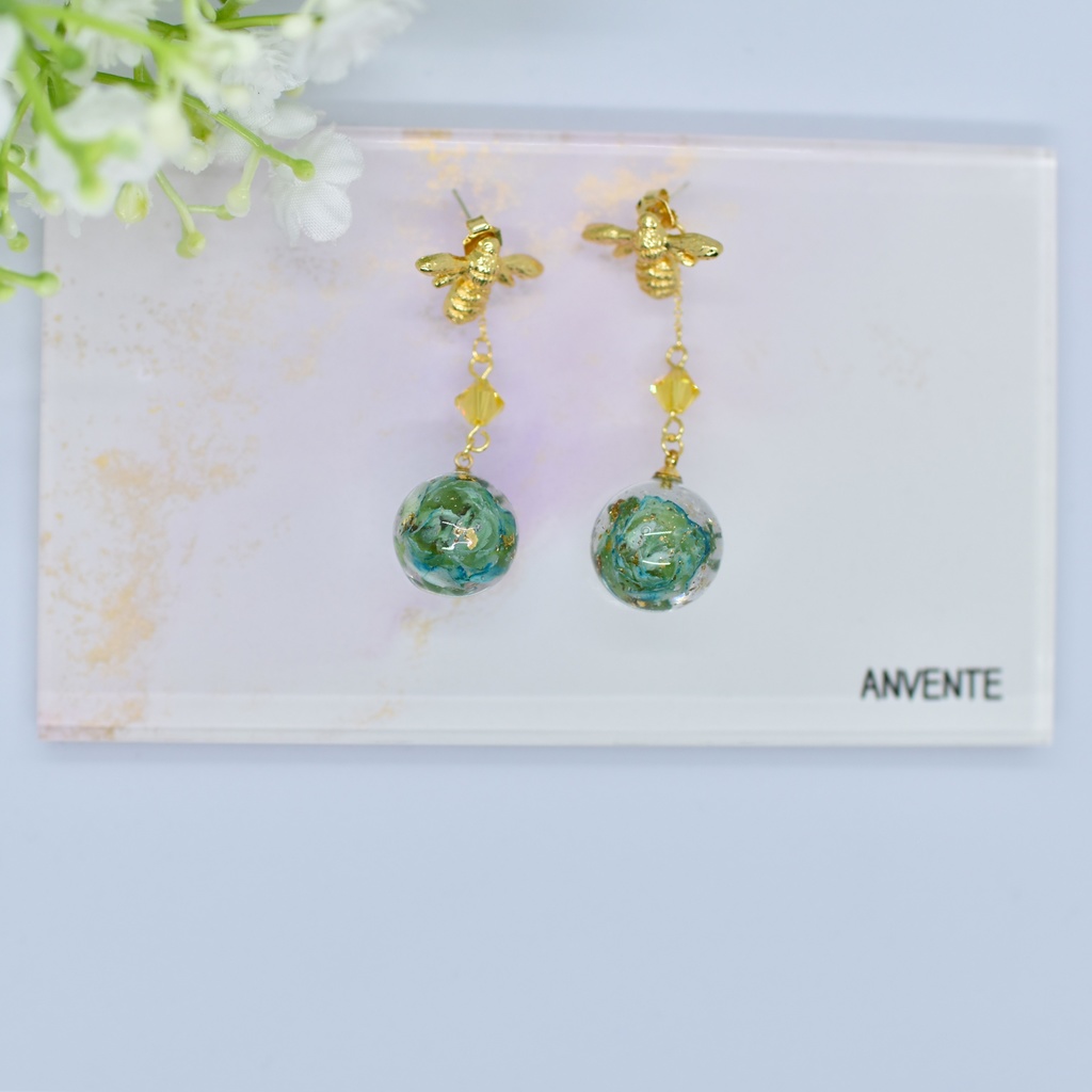 【Atelier petit Lotus様コラボ】honey bee ピアス【再販予定なし】