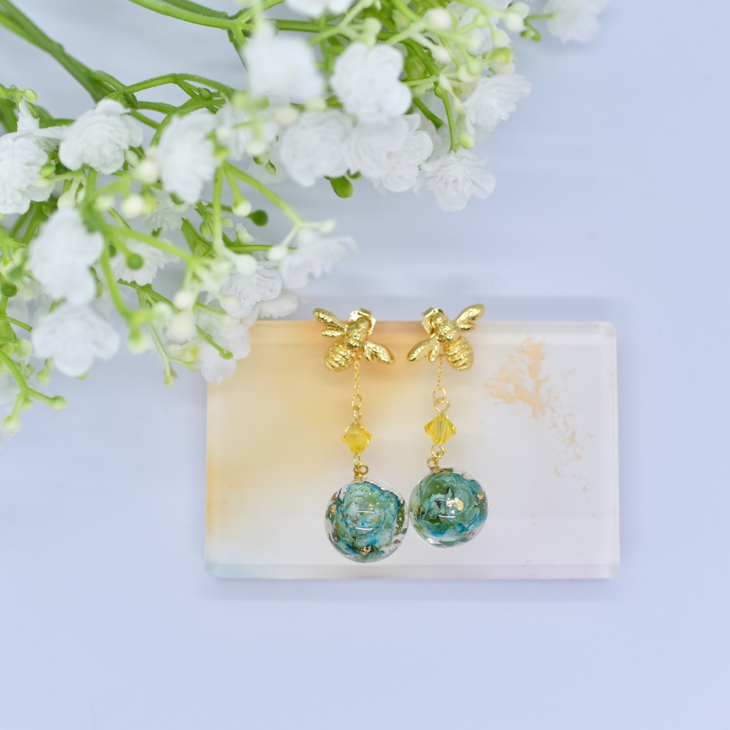【Atelier petit Lotus様コラボ】honey bee ピアス【再販予定なし】