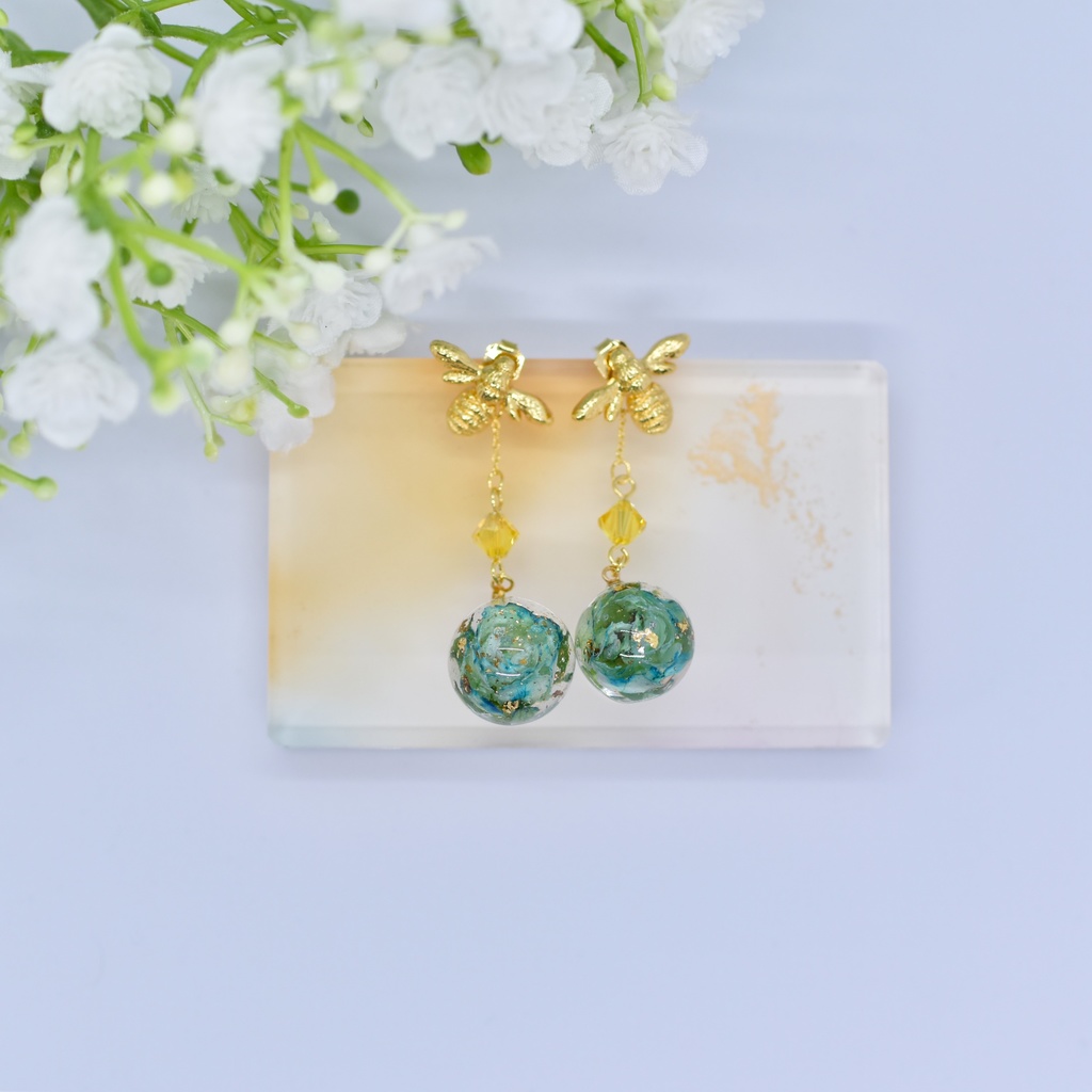 【Atelier petit Lotus様コラボ】honey bee ピアス【再販予定なし】