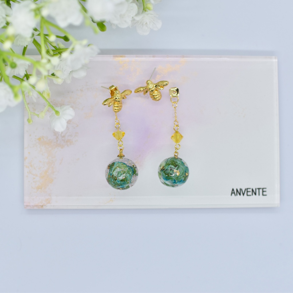 【Atelier petit Lotus様コラボ】honey bee ピアス【再販予定なし】