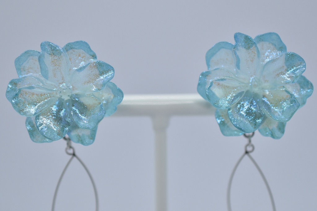 【再販不可】エルピスの花(キャンディブルー) イメージピアス・イヤリング