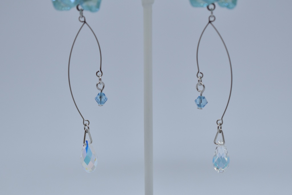 【再販不可】エルピスの花(キャンディブルー) イメージピアス・イヤリング