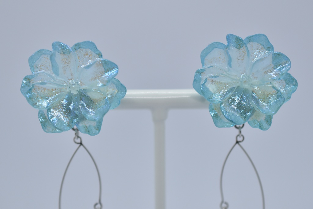 【再販不可】エルピスの花(キャンディブルー) イメージピアス・イヤリング