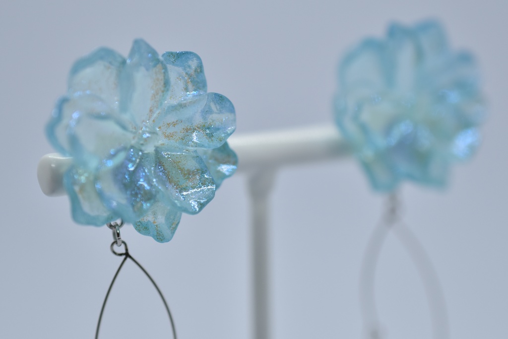 【再販不可】エルピスの花(キャンディブルー) イメージピアス・イヤリング