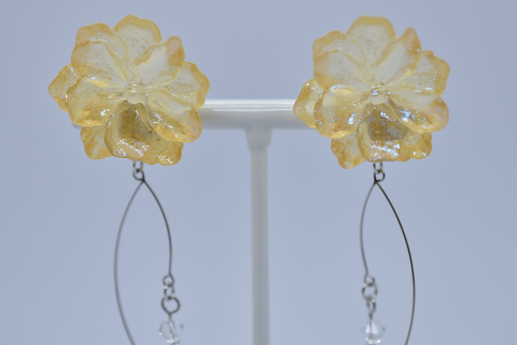 【再販不可】エルピスの花(バターイエロー) イメージピアス・イヤリング