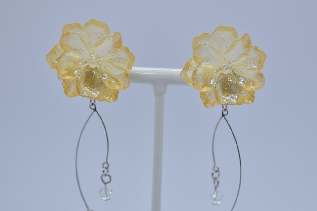 【再販不可】エルピスの花(バターイエロー) イメージピアス・イヤリング