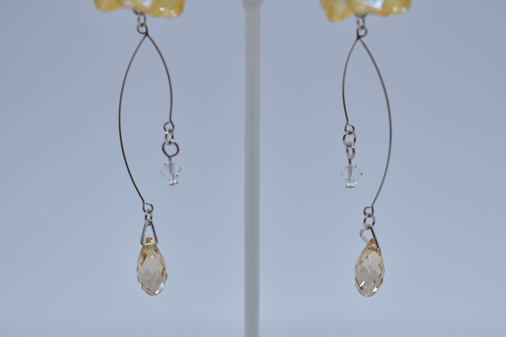 【再販不可】エルピスの花(バターイエロー) イメージピアス・イヤリング