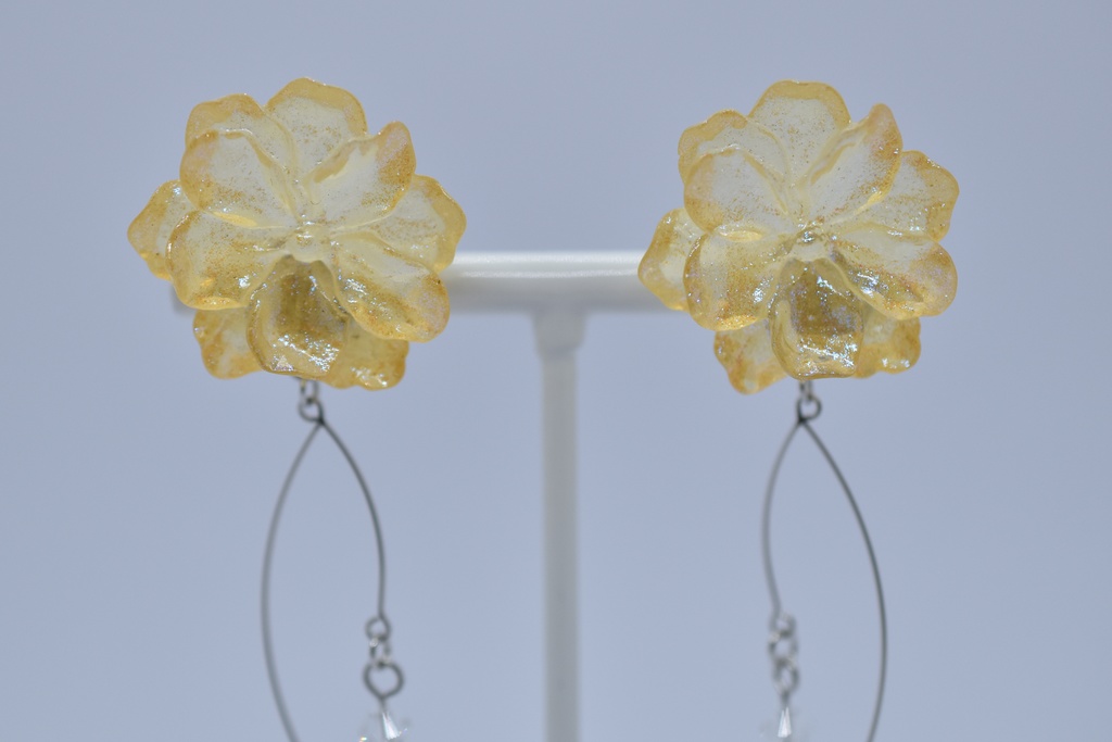 【再販不可】エルピスの花(バターイエロー) イメージピアス・イヤリング