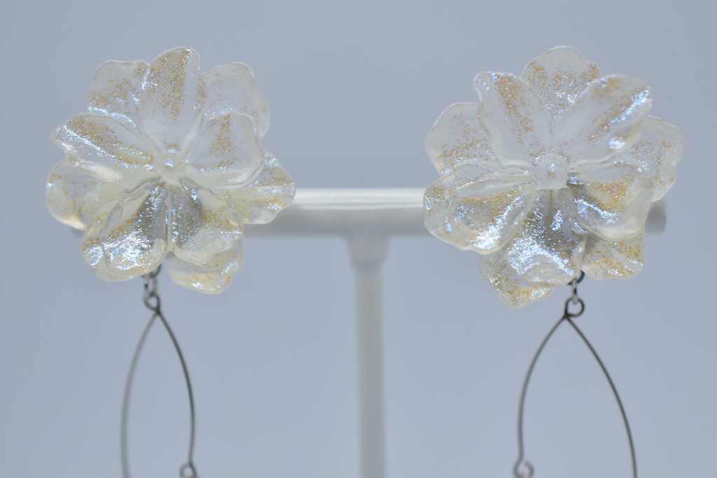 【再販不可】「ハイデリン」イメージピアス・イヤリング