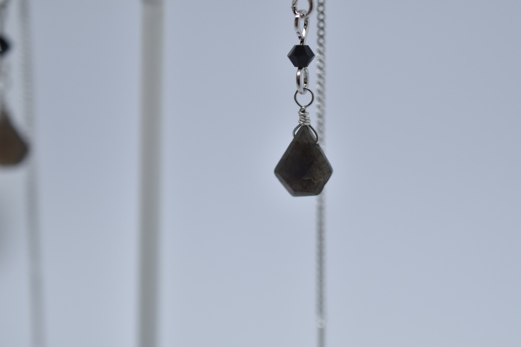 ゾラージャ イメージピアス