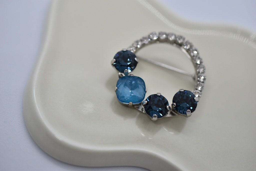 深海に揺蕩う ブローチ