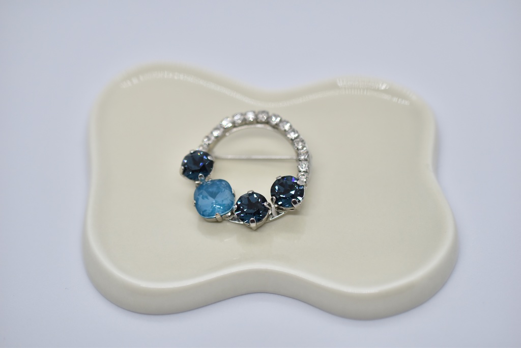 深海に揺蕩う ブローチ