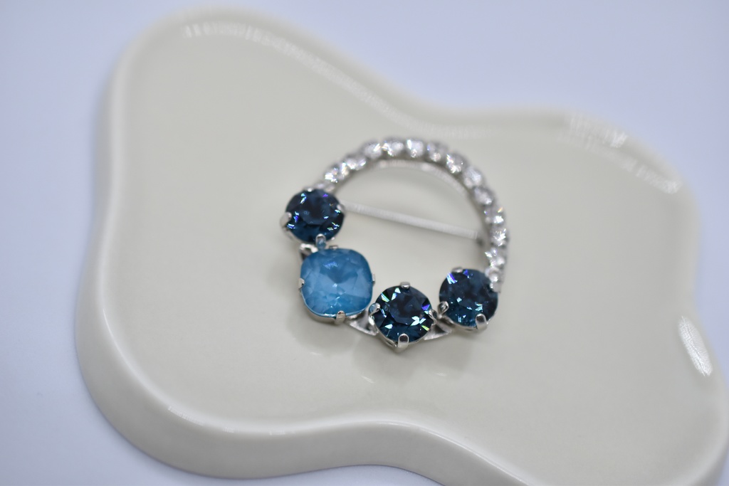 深海に揺蕩う ブローチ