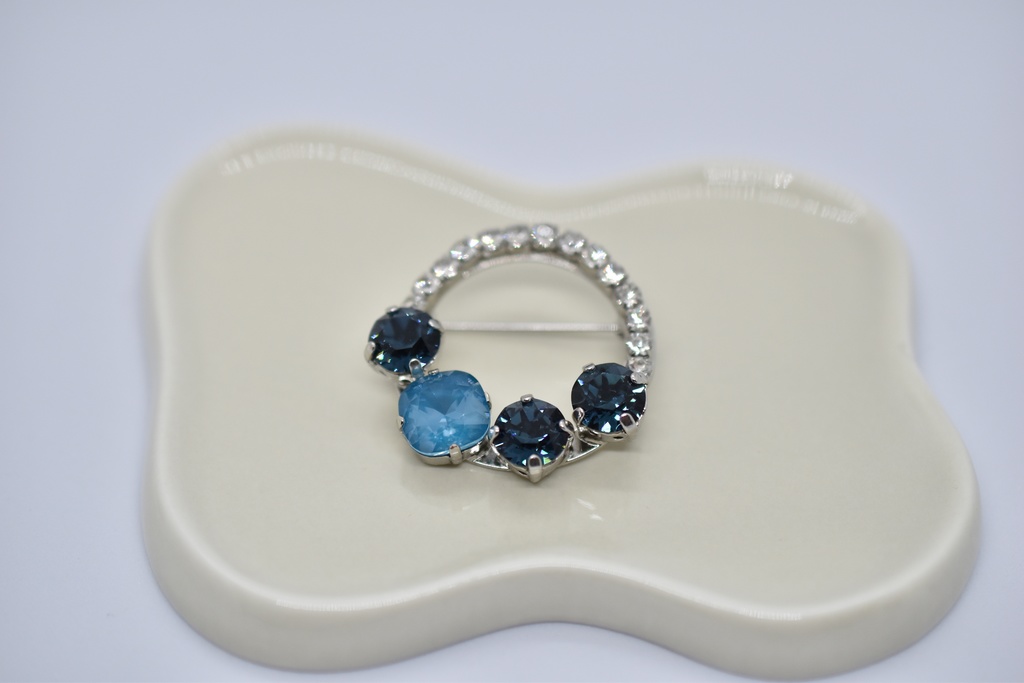 深海に揺蕩う ブローチ