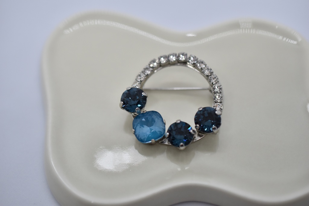 深海に揺蕩う ブローチ