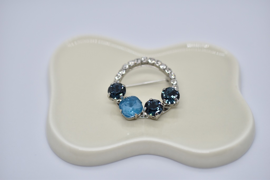 深海に揺蕩う ブローチ