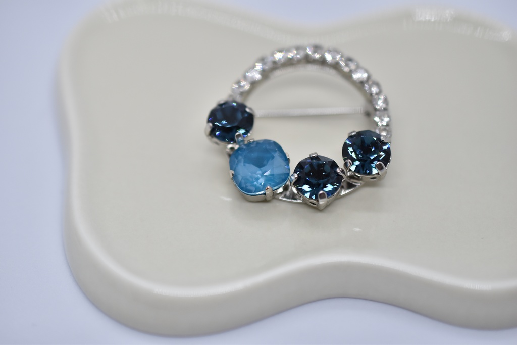 深海に揺蕩う ブローチ