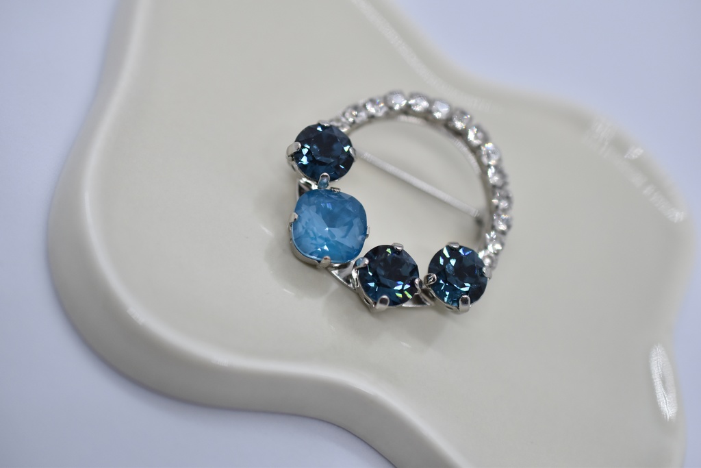 深海に揺蕩う ブローチ