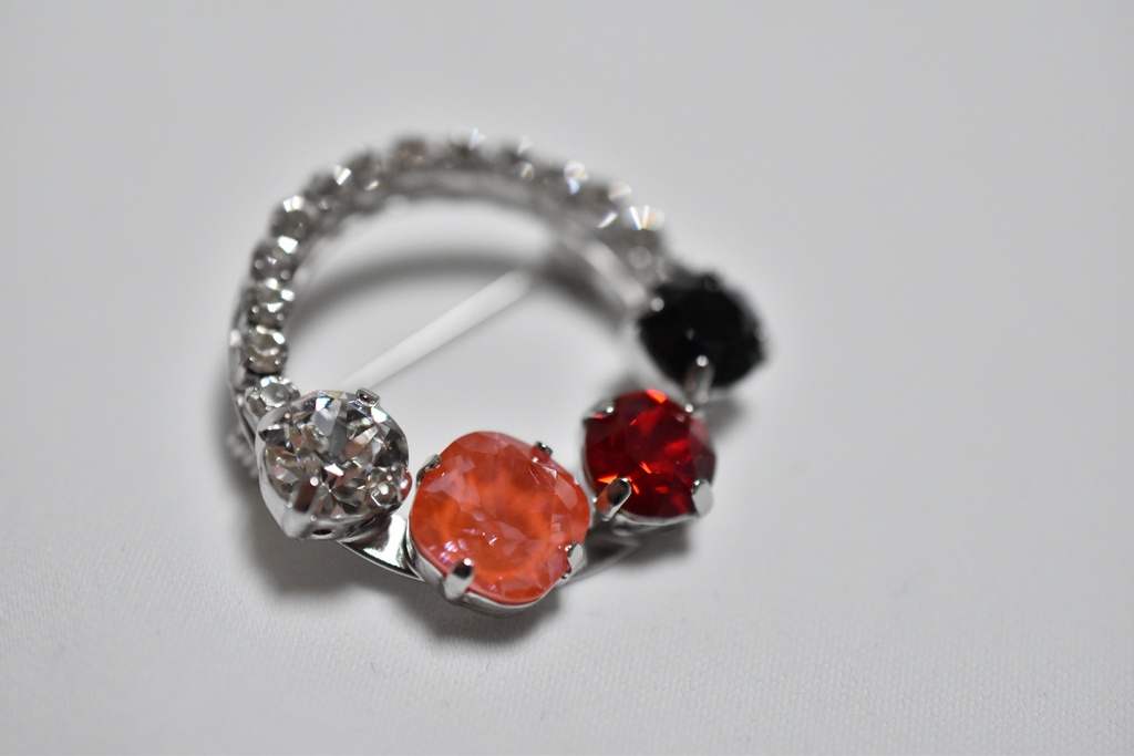 【受注制作】エース・トラッポラ　イメージブローチ